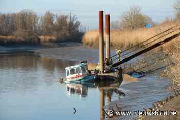 Baggerbootje zinkt op de Durme