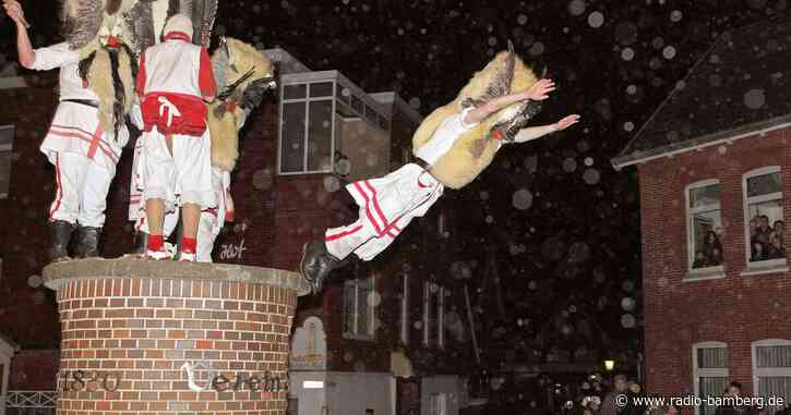 Demonstration für Nikolausbrauch «Klaasohm» auf Borkum