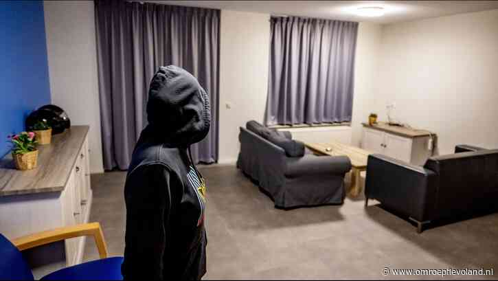 Almere - Gemeente wakker geschud na misstanden bij zorginstellingen: 'Nieuwe voorwaarden voor woon-zorg combinaties nodig'