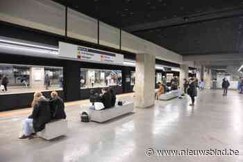 Drie jongeren met snijwonden naar ziekenhuis na vechtpartij in premetrostation Opera