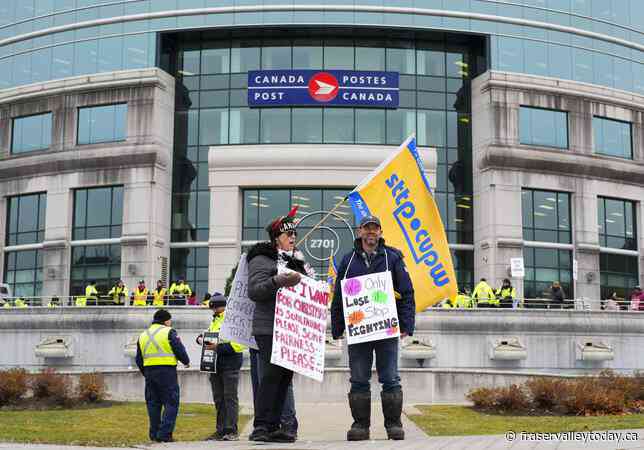 Canada Post presents union with ‘framework’ to reach deal as strike continues