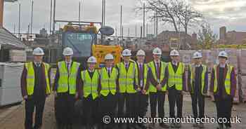 Students visit construction site