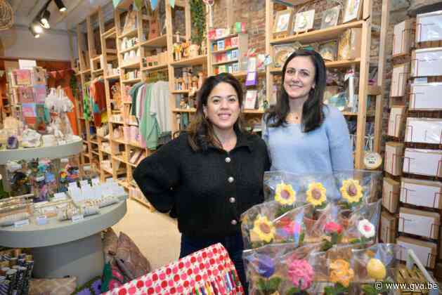 Schulden liepen op tot twee miljoen euro, maar Joanna en Shana nemen failliete winkelketen over: “Nu meer vrijheid dan toen ik leraar was”