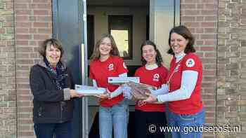 Jongeren verrassen Voedselbank Gouda met speculaas en amandelstaven