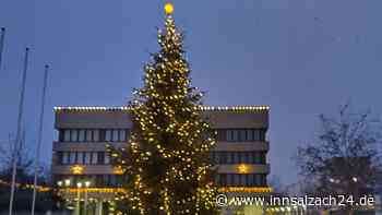 Stadtwerke im Einsatz für den Advent in Waldkraiburg – über 110 Lichterketten angebracht