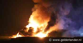 De hemel kleurde vuurrood en Rachel zag agenten bibberend op de dijk: ‘Heb direct thermoskannen met thee gevuld’