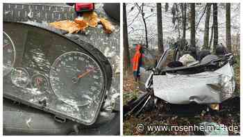 Einschlag in zwei Metern Höhe: Junger Mann rast in Oberbayern mit über 150 Sachen gegen Baum