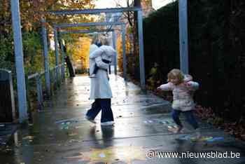 Al hinkelend en huppelend van Turnhoutsebaan naar gemeentehuis
