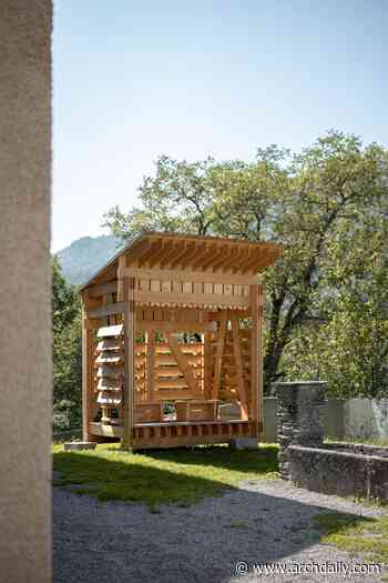 Les Planches Installation Building Element / Marina Poli + Philippe Paumelle