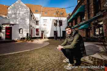 Voetballer en horecaondernemer Lennard Hens koopt kleinste cafeetje van Mechelen: “Ik ben verliefd op deze plek”