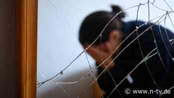 Fußfessel und Pflichtkurse: Regierung plant mehr Schutz für Betroffene häuslicher Gewalt