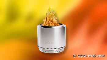 This $149 Cyber Monday Discount on the Solo Stove Firepit Might Be Enough to Get Me Outdoors for a Change