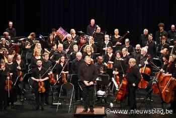 Symfonisch orkest wuift jaar uit in stijl