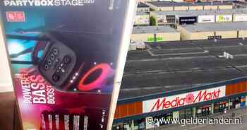 MediaMarkt weigert dure speaker retour te nemen: 
‘Ze zeggen dat-’ie te hard stinkt’