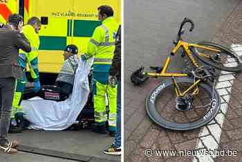 UPDATE. Remco Evenepoel met meerdere breuken overgebracht naar ziekenhuis van Herentals, nadat hij op training tegen portier van wagen knalde