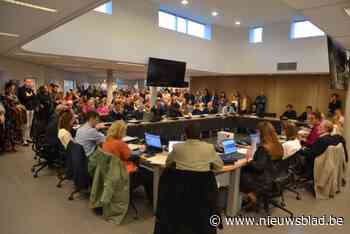 Ines Swaelens mag zich eerste vrouwelijke burgemeester van Ternat noemen na eedaflegging: “Begin van een nieuw hoofdstuk”