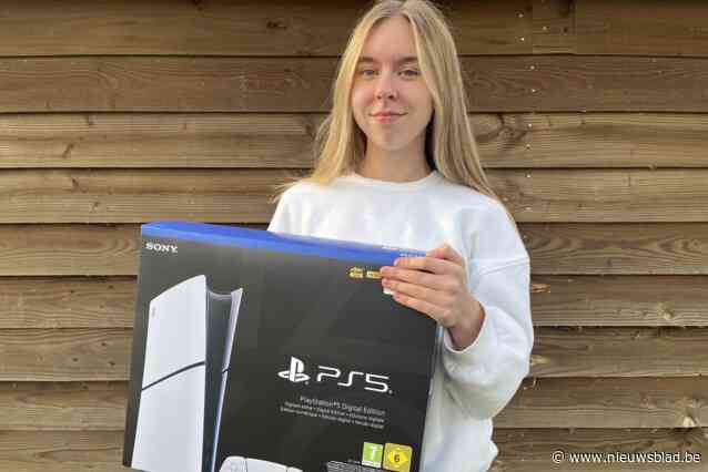 Sharon vindt tot twee keer toe steen in plaats van spelconsole in doos splinternieuwe PlayStation 5 die ze bij MediaMarkt koopt