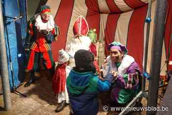 Tientallen kindjes geven hun fopspeen aan de Sint voor in de tuutjesboom: “Het wordt een beproeving”