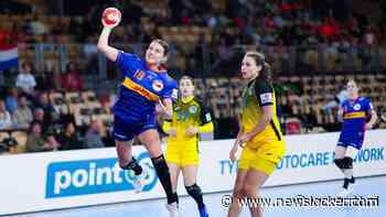 Handbalsters groepswinnaar op EK na monsterzege op Oekraïne