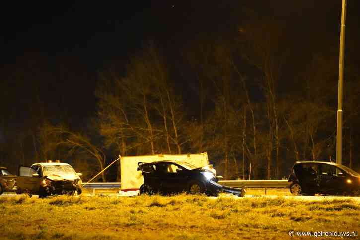 UPDATE: Dode na ongeval in file door verwarde vrouw op viaduct