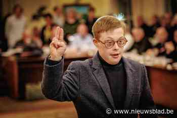 Nicolas Vanwinsen (33) is eerste raadslid met downsyndroom in ons land: “Hij volgde de gemeenteraad  al geregeld op vrijwillige basis”