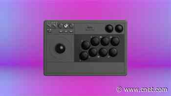 You Can Save $26 on This Officially Licensed Xbox Joystick With an Extended Cyber Monday Deal