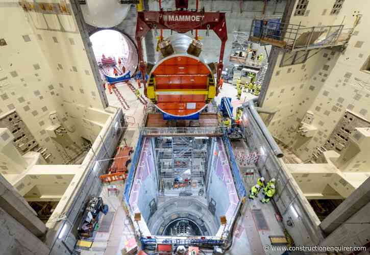 First nuclear reactor installed at Hinkley: Video