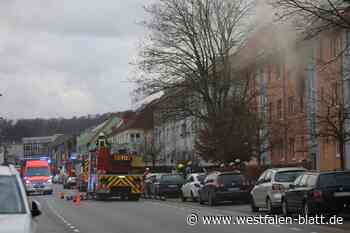 Bielefelder Feuerwehr rettet Mann aus brennender Wohnung