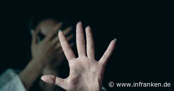 Kitzingen: Lebensgefährtin schwer verletzt - Mann greift mit zwei Messern Frau an