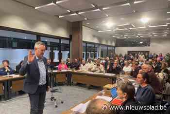 Simon Dens ingezworen als burgemeester: “We gaan ervoor met tien nieuwe gezichten in de politiek”