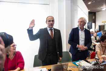 Geen vuurwerk, wel gebalde vuist tijdens installatie gemeenteraad Genk