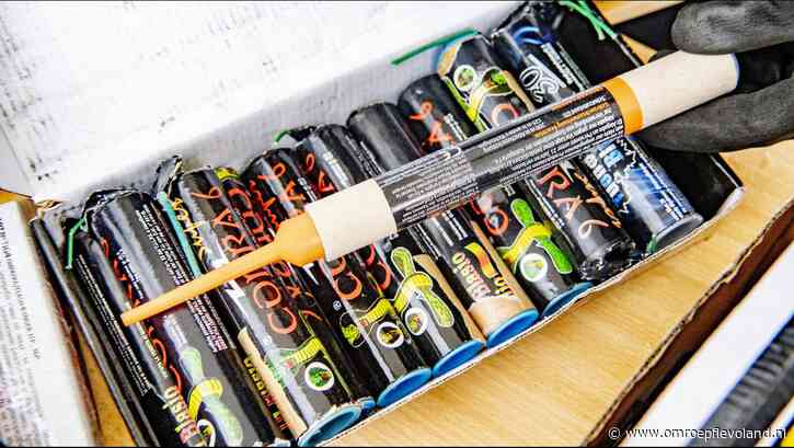 Almere - 120 stuks illegaal vuurwerk gevonden, nog niemand aangehouden