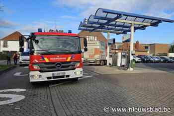 Vrouw (75) zwaargewond na aanrijding door bestelwagen