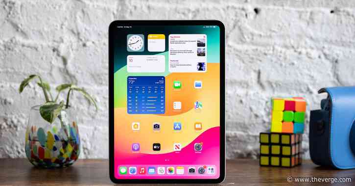 Apple’s ‘HomePod with a screen’ may come later in 2025