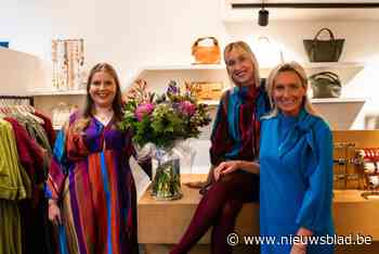 Ruth (56) en haar dochters openen eerste flagshipstore voor modelabel Allures: “Willen àlle doelgroepen stijlvol kleden”