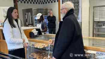 David Letterman, Caitlin Clark stop in Long's Bakery