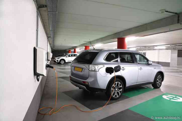 In deze steden gaan EV’s gratis parkeren en benzineauto’s niet