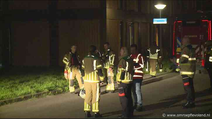 Almere - Almeerse partijen willen fouilleren, jeugdboa's en een vuurwerkverbod tegen explosies