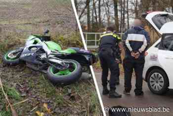 Achtervolging van man op gestolen motorfiets eindigt met crash op grens van Lozen en Weert