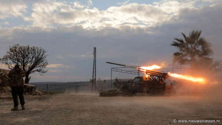 Syrische rebellen omsingelen de belangrijke stad Hama aan ‘drie kanten’, zegt oorlogsmonitor