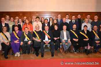 IN BEELD. Gemeenteraad geïnstalleerd, N-VA laat zich meteen gelden