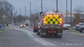 Drivers told to slow down as Toronto gets 1st blast of winter weather Wednesday