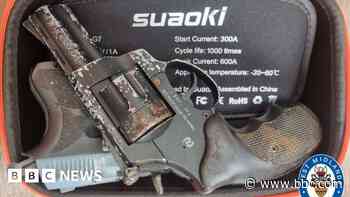 Teenager jailed for firearm offences