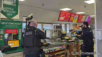 Downtown Vancouver stabbing suspect dead after being shot by police