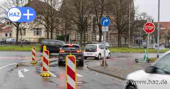 Hannover: Radfahrer in Gefahr – Unfallkommission sperrt eine Abbiegespur an der Waterloostraße