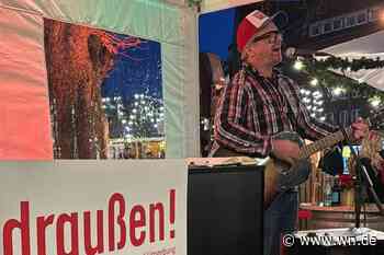 Henning Wehland singt auf dem Weihnachtsmarkt