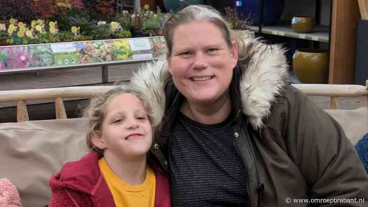 Lach op gezicht van haar dochter dankzij de speelgoedbank, Thea is dolblij