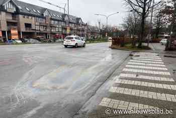 Oliespoor van en naar het busstation