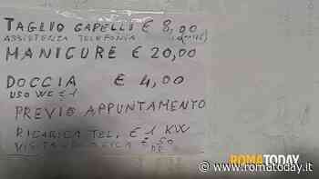 Case improvvisate, uno smorzo, un centro per docce e manicure. Benvenuti nei locali occupati del Quarticciolo