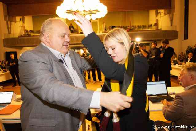 Net ingezworen en al meteen harde kritiek op burgemeester Guy D’haeseleer, maar die geeft geen krimp: “Bedankt voor de lovende woorden”
